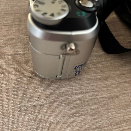 Olympus Camedia C750 Ultrazoom camera used with Lowepro case