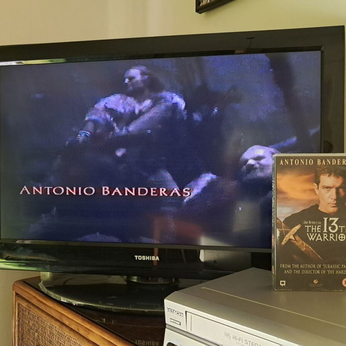 13th Warrior VHS like new, English audio, historical thriller