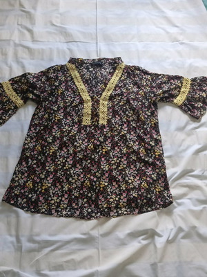Cossinelle blouse like new, floral design, size XL