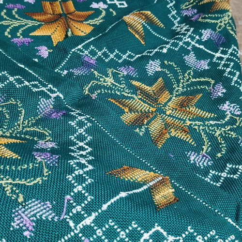 Vintage embroidered hand-stitched square new, 0.75x0.75 m