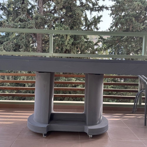 Table like new, 150x100x86 cm