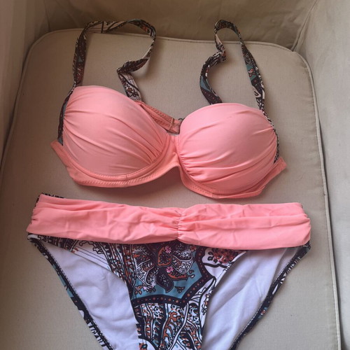 Bikini swimsuit, size M, with cups for perfect fit