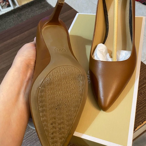 Michael Kors leather pumps size 39 like new, brown