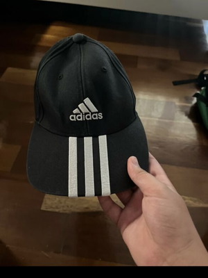 Adidas hat like new, black and white