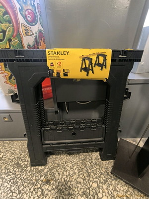 Stanley Καβαλέτο πλαστικό καινούργιο, 2 τεμάχια, αντοχή 450 κιλά
