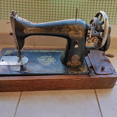 Singer sewing machine antique used