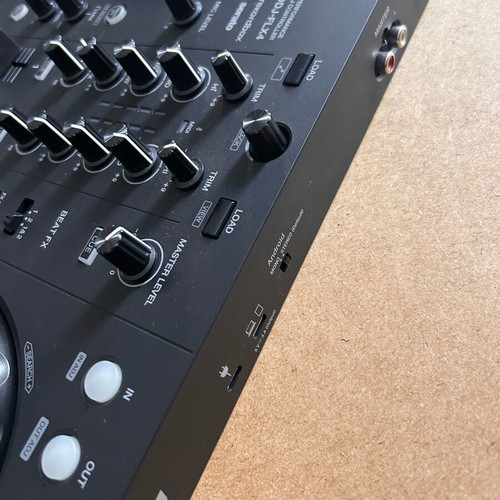 Pioneer DJ DDJ-FLX4 controller