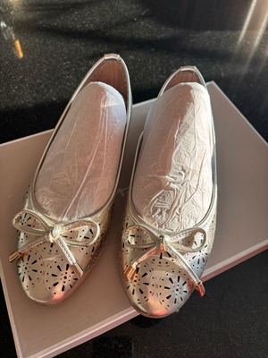 Golden ballerina shoes used, size 39, comfortable