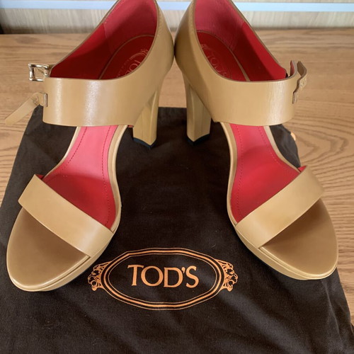 Tod's leather sandals new with red interior details