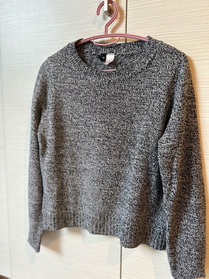 H&M black pullover like new, size XS