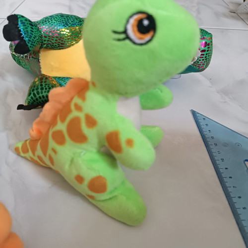 Plush Dinosaurs set of 3 like new, ideal for children