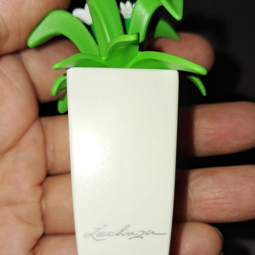 Playmobil flower pot with plant