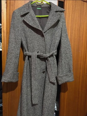 Benetton coat like new, gray, sizes S and M