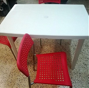 Τραπέζι πλαστικό βεράντας μηκος 100 πλάτος 66 υψος 73 μαζί με 3 καρέκλες πλαστικές με μεταλ. σκελετό