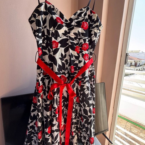 Matis women's dress like new, cotton with red roses and black tulle