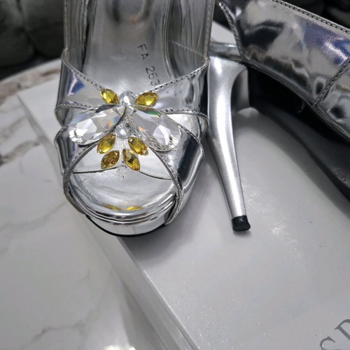 Sposa Moda silver sandals like new with crystals, size 36