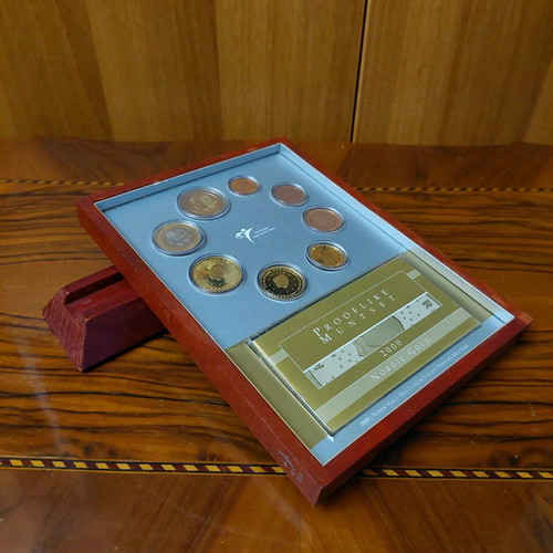 Nordic Gold prooflike euro coin set 2000 from Netherlands new