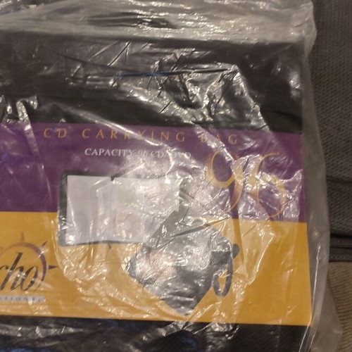 CD and DVD carrying bag new, capacity 96 discs