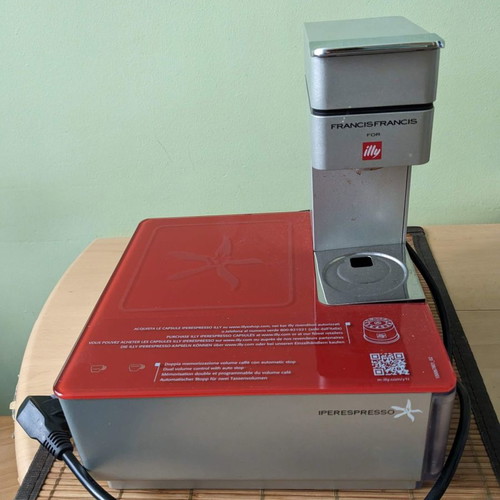 Iperespresso coffee maker ILLY Francis Francis Y1.1 used