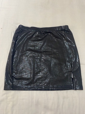 Mini black skirt new with croco pattern XS/S