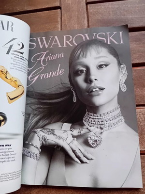 Bazaar Μάρτιος 2025 περιοδικό σαν καινούργιο με Ariana Grande και Jennie από Blackpink