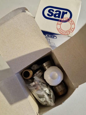 Radiator valves SAR new, set of 2 with accessories