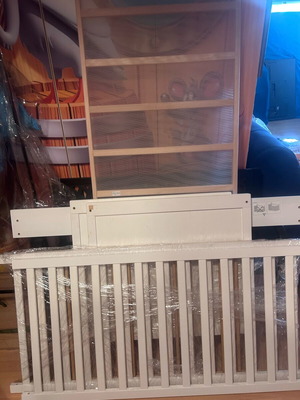 Κούνια μωρού Ικεα μεταχειρισμένη με στρωματάκι και εξαρτήματα