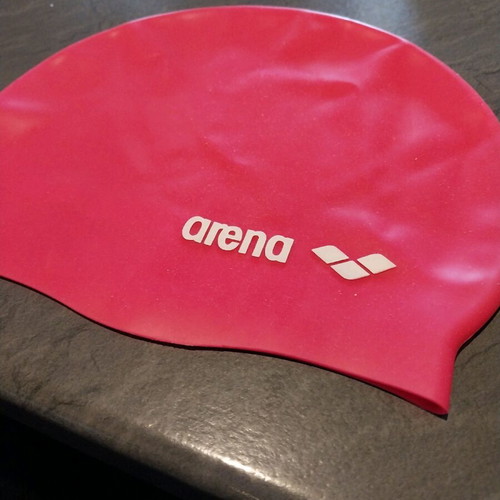 Arena swimming cap like new