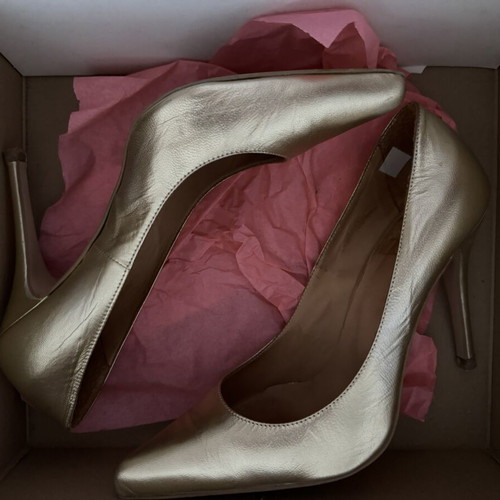 Leather heels gold bronze size 39 like new