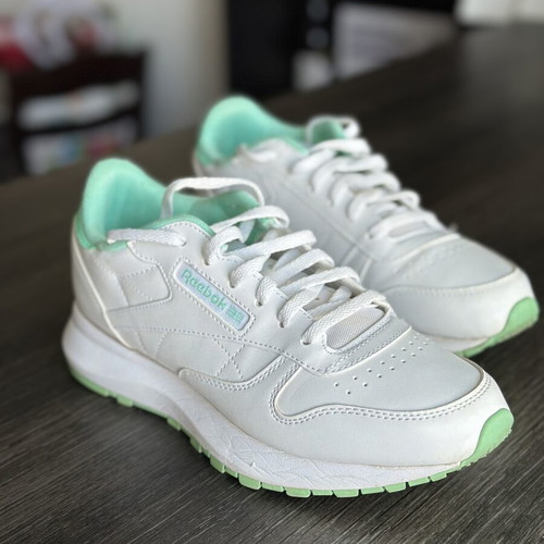 Reebok women's sneakers size 38, white with mint green accents