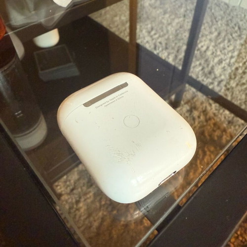 AirPods gen 2 case used