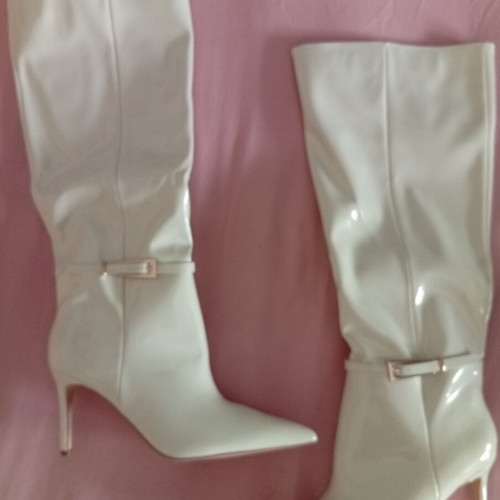Patent leather boots cream color, new, size 38, knee-high with zipper