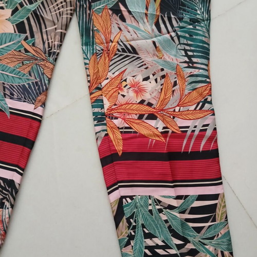 Floral pants Zara new, colorful crop design, size M