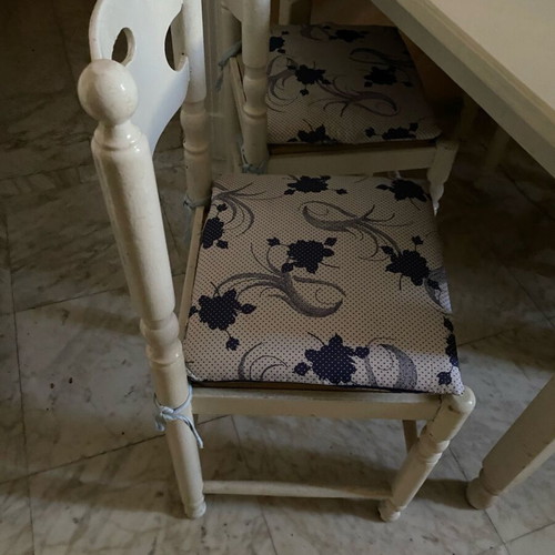 Wooden dining set white used, extendable with 4 chairs