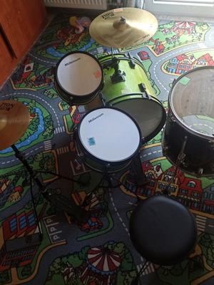 Millennium drum set kids used with extra floor tom