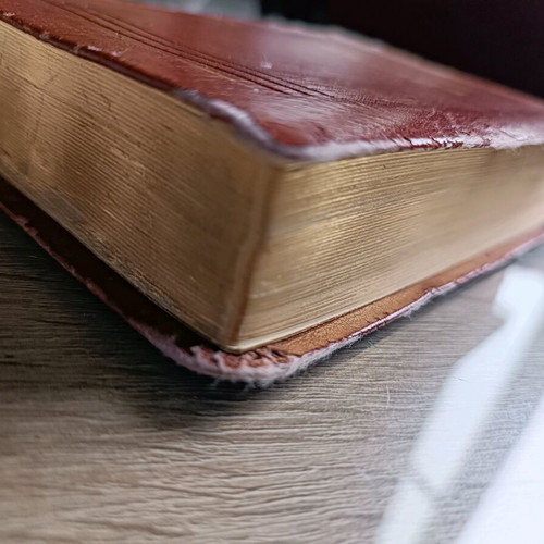 Russian Bible 2005 leatherbound with 1312 pages like new
