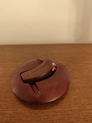 Wooden pipe ashtray like new
