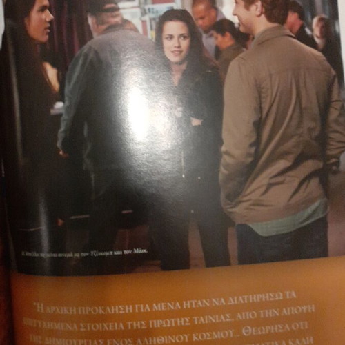 New Moon book like new, 143 pages