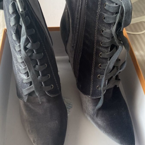 Glamorous velvet ankle boots size 40 new, gray black
