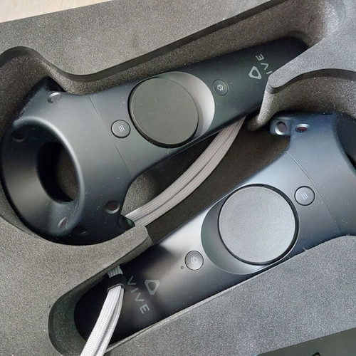 HTC Vive Virtual Reality Kit like new