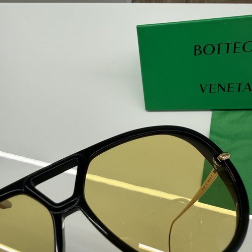 Bottega Veneta Aviator Sunglasses yellow, like new