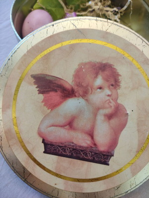 Metal vintage box used, 17cm diameter
