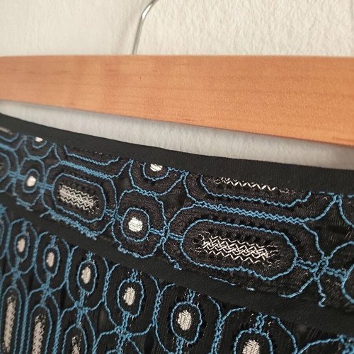 Yest skirt size M like new, blue and silver