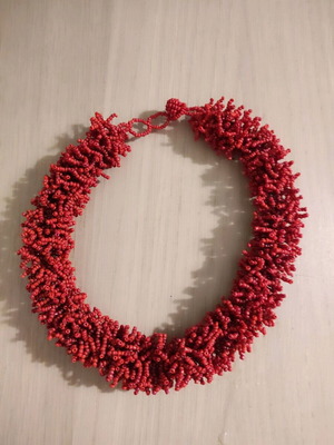 Summer necklace like new with red beads