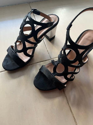 Voi &noi women's heels used black size 39