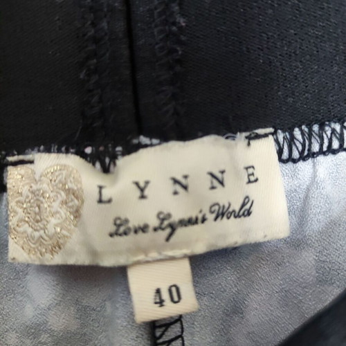 Lynne midi skirt A-line size 40 like new, black