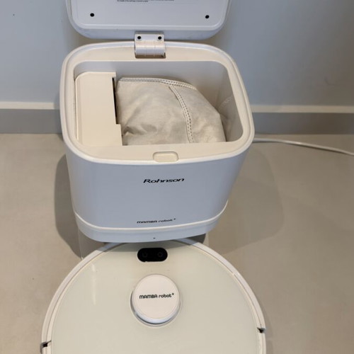 Rohnson Mamba Robot+ robotic vacuum with self-cleaning station, like new