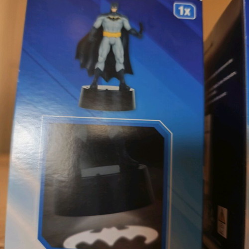 Light up Mini Figures Batman/Joker new with light-up base