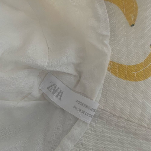 Παιδικό καπελάκι Zara σαν καινούργιο, πολύχρωμο, για 3-4 ετών