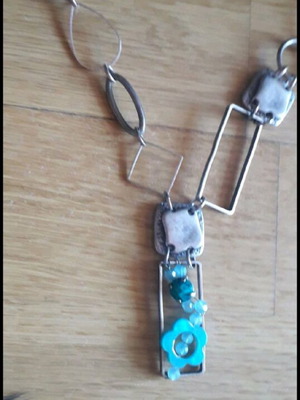 Long necklace made of alpaca